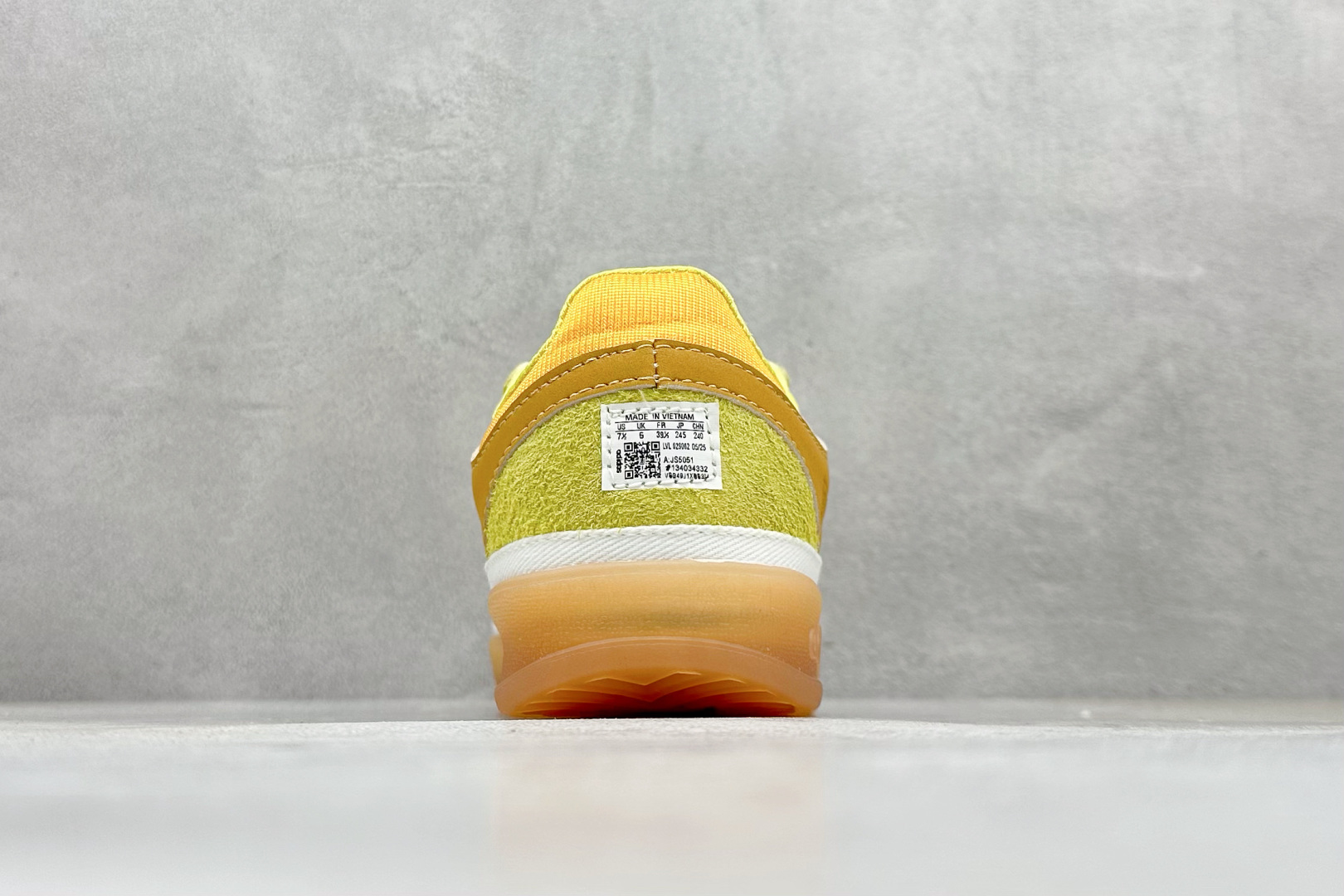 Bad Bunny x Adidas Gazelle Indoor 联名款 三叶草复古休闲防滑耐磨低帮板鞋 JS5051