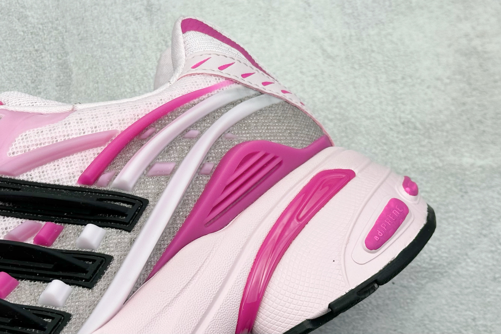 Adidas Originals Adistar Jellyfish 阿迪复古舒适防滑减震运动鞋货号：j