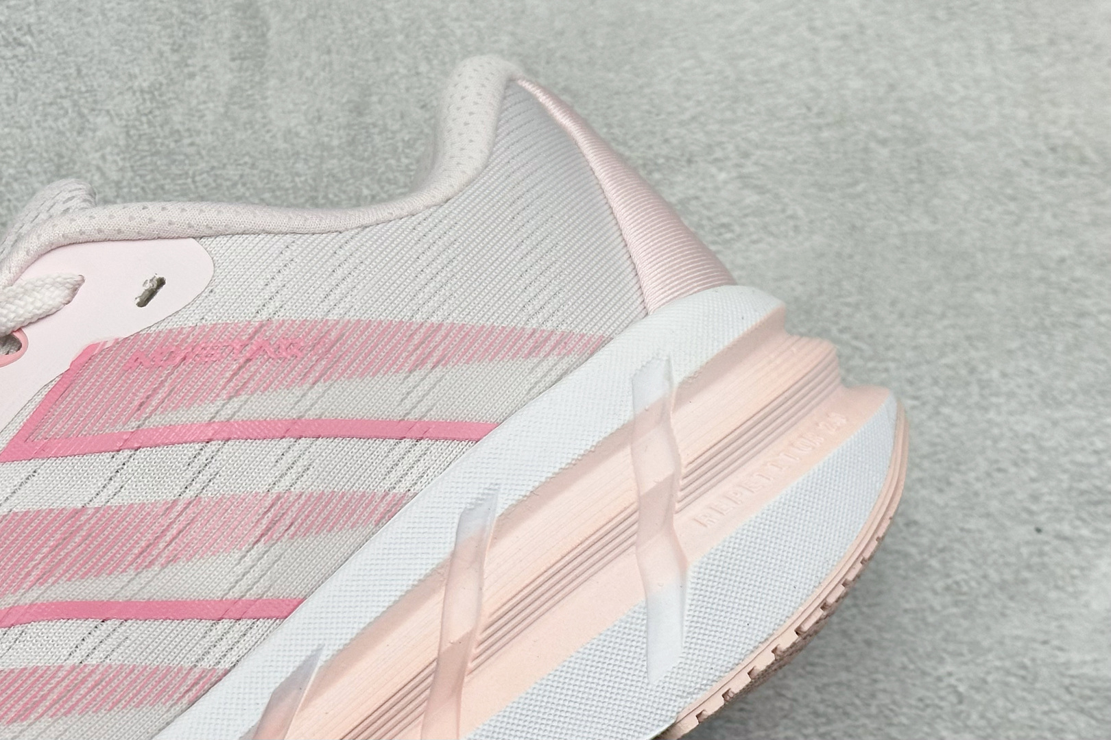 Adidas Originals Adistar 阿迪复古舒适防滑减震运动鞋 ID6187