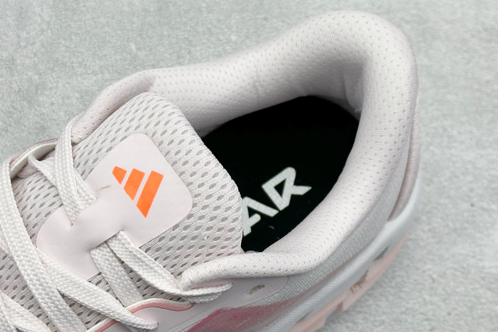 Adidas Originals Adistar 阿迪复古舒适防滑减震运动鞋 ID6187