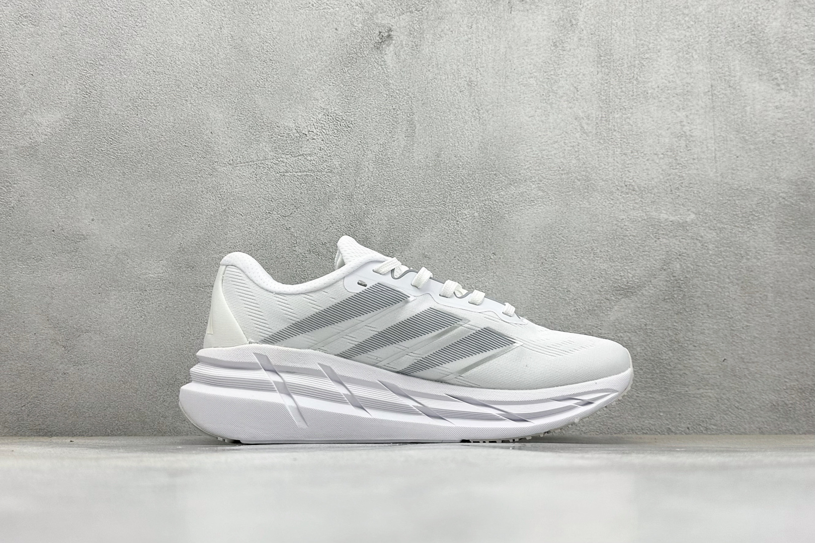 Adidas Originals Adistar 阿迪复古舒适防滑减震运动鞋 ID6181