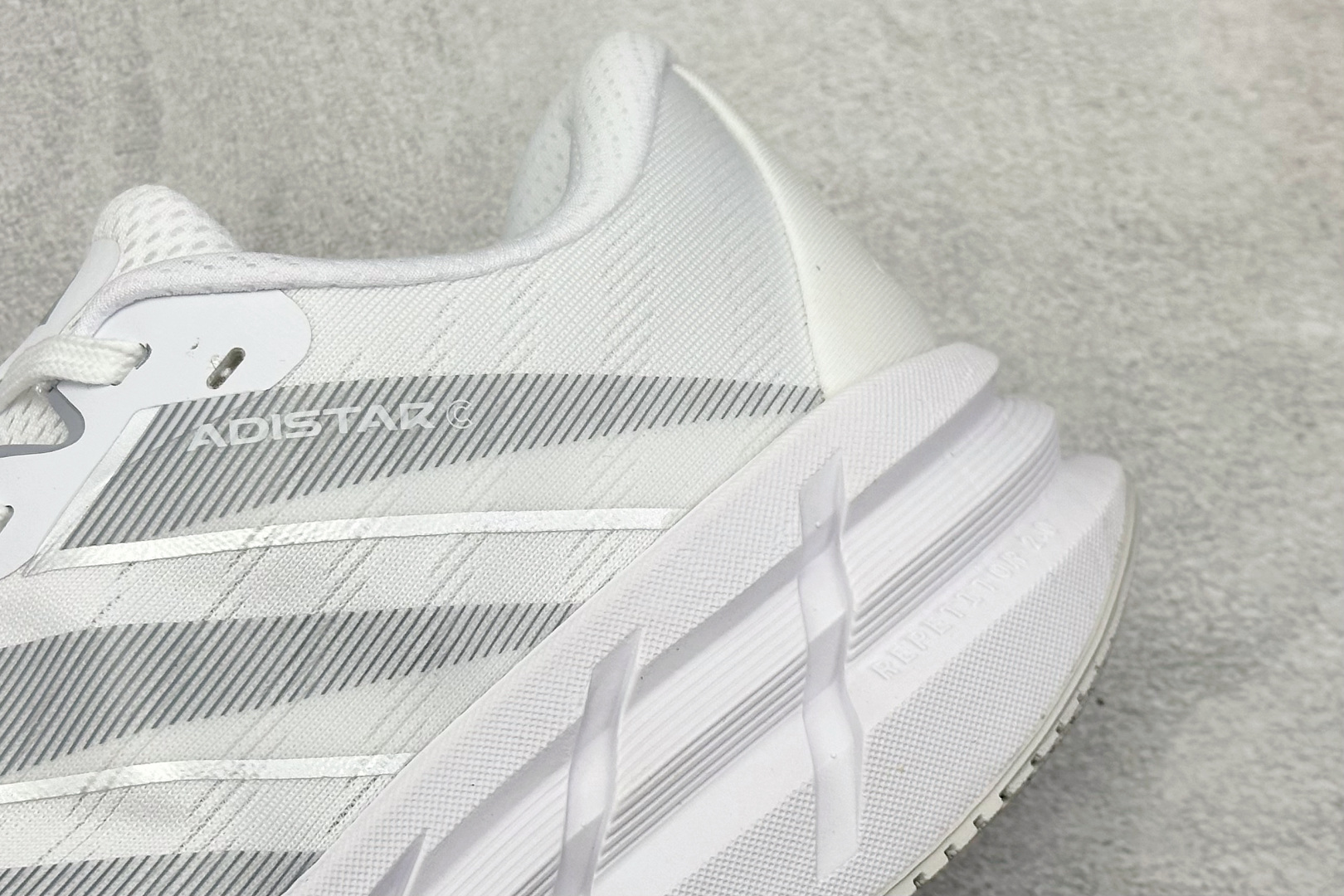 Adidas Originals Adistar 阿迪复古舒适防滑减震运动鞋 ID6181