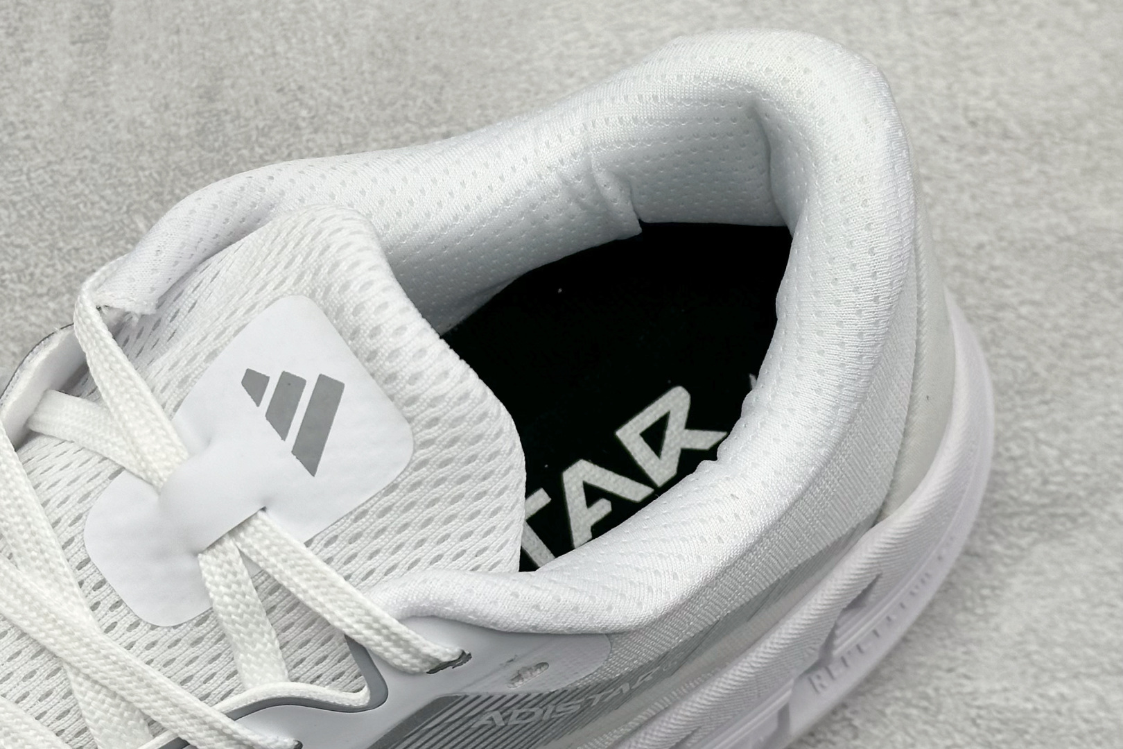 Adidas Originals Adistar 阿迪复古舒适防滑减震运动鞋 ID6181