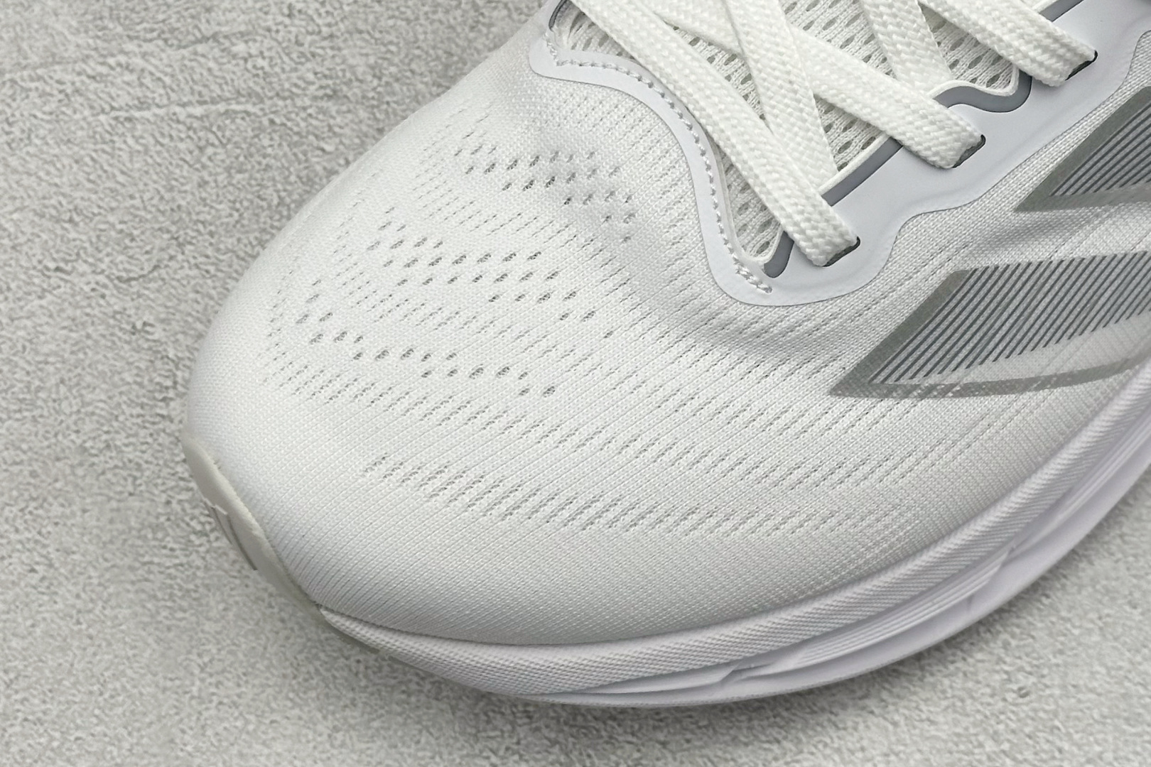 Adidas Originals Adistar 阿迪复古舒适防滑减震运动鞋 ID6181