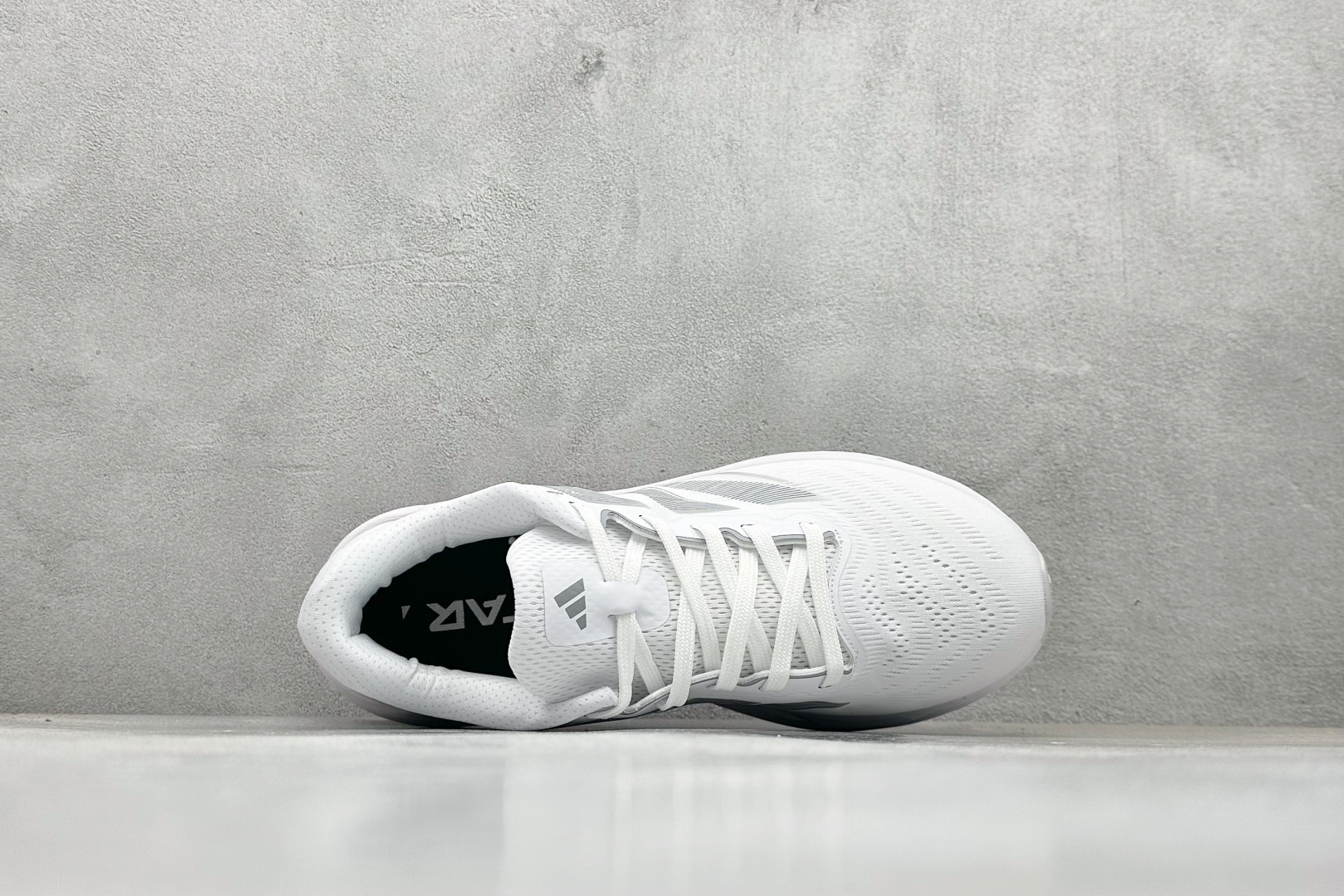 Adidas Originals Adistar 阿迪复古舒适防滑减震运动鞋 ID6181