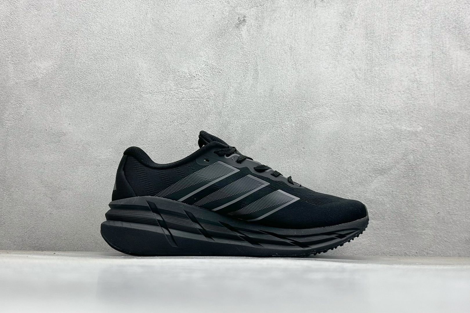 Adidas Originals Adistar 阿迪复古舒适防滑减震运动鞋 ID6182 Adidas Originals Adistar 阿迪复古舒适防滑减震运动鞋 ID6182