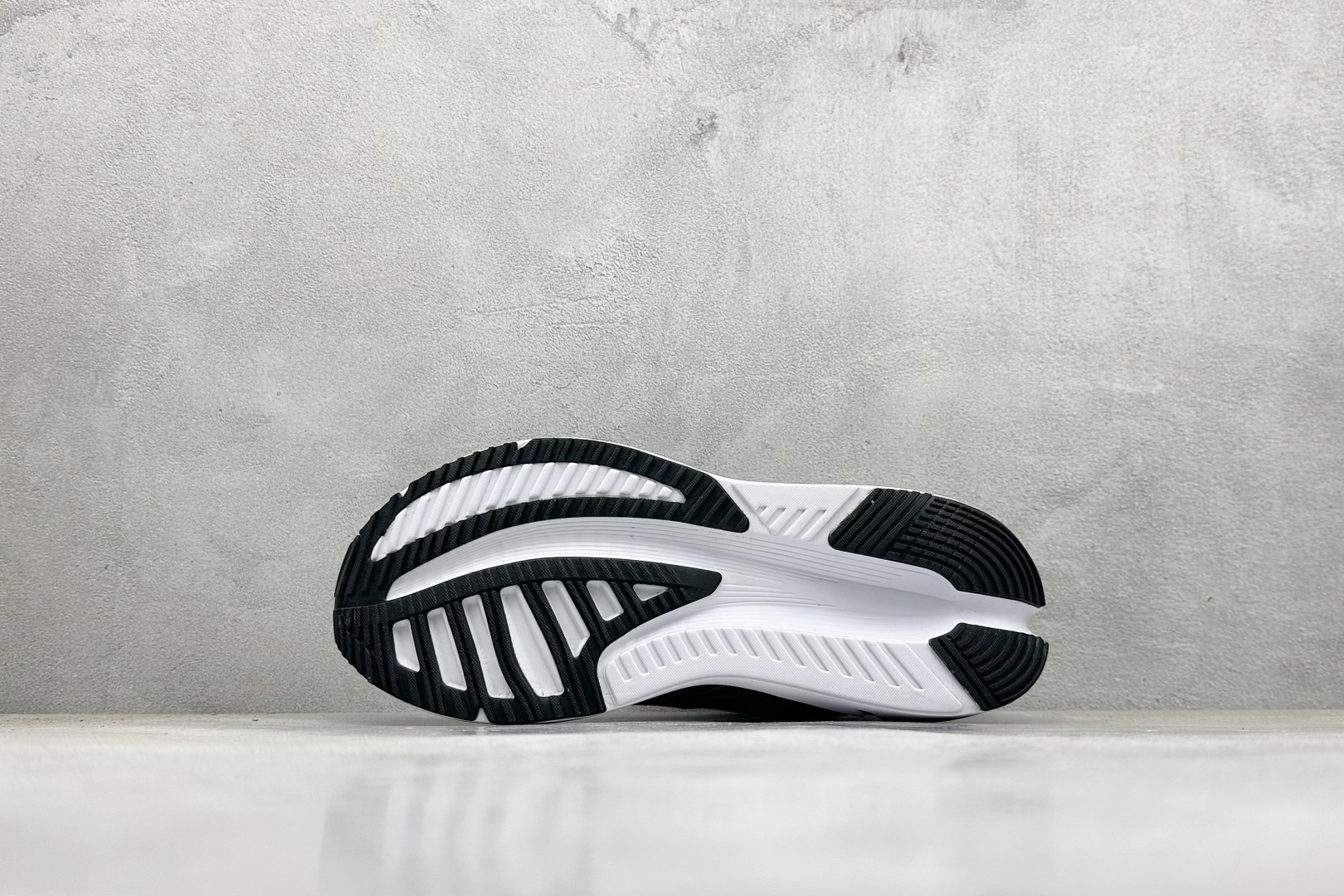 180 Adidas Originals Adistar 阿迪复古舒适防滑减震运动鞋 ID6180