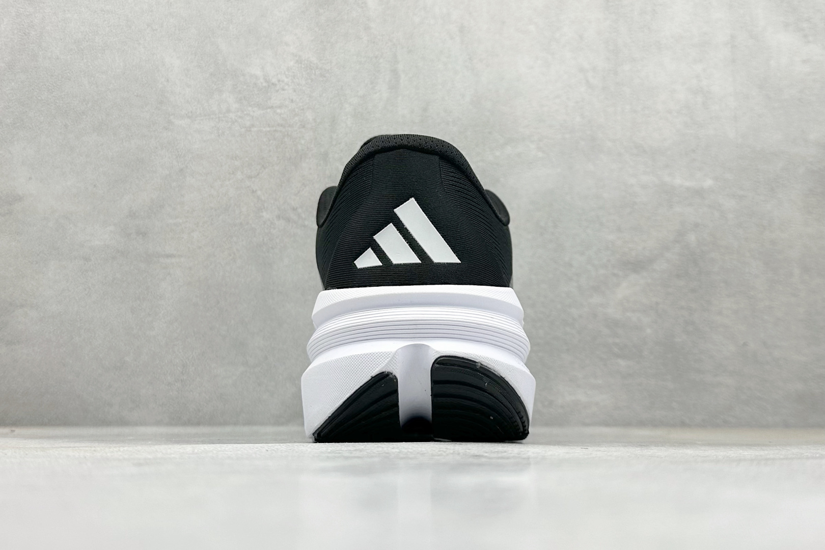 180 Adidas Originals Adistar 阿迪复古舒适防滑减震运动鞋 ID6180
