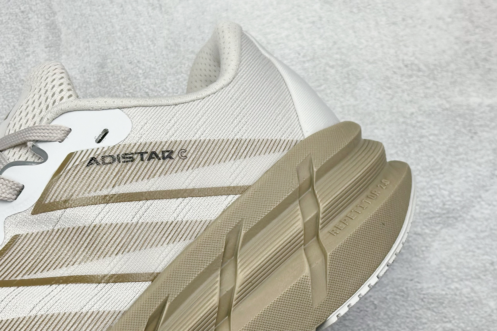 Adidas Originals Adistar 阿迪复古舒适防滑减震运动鞋 ID6188
