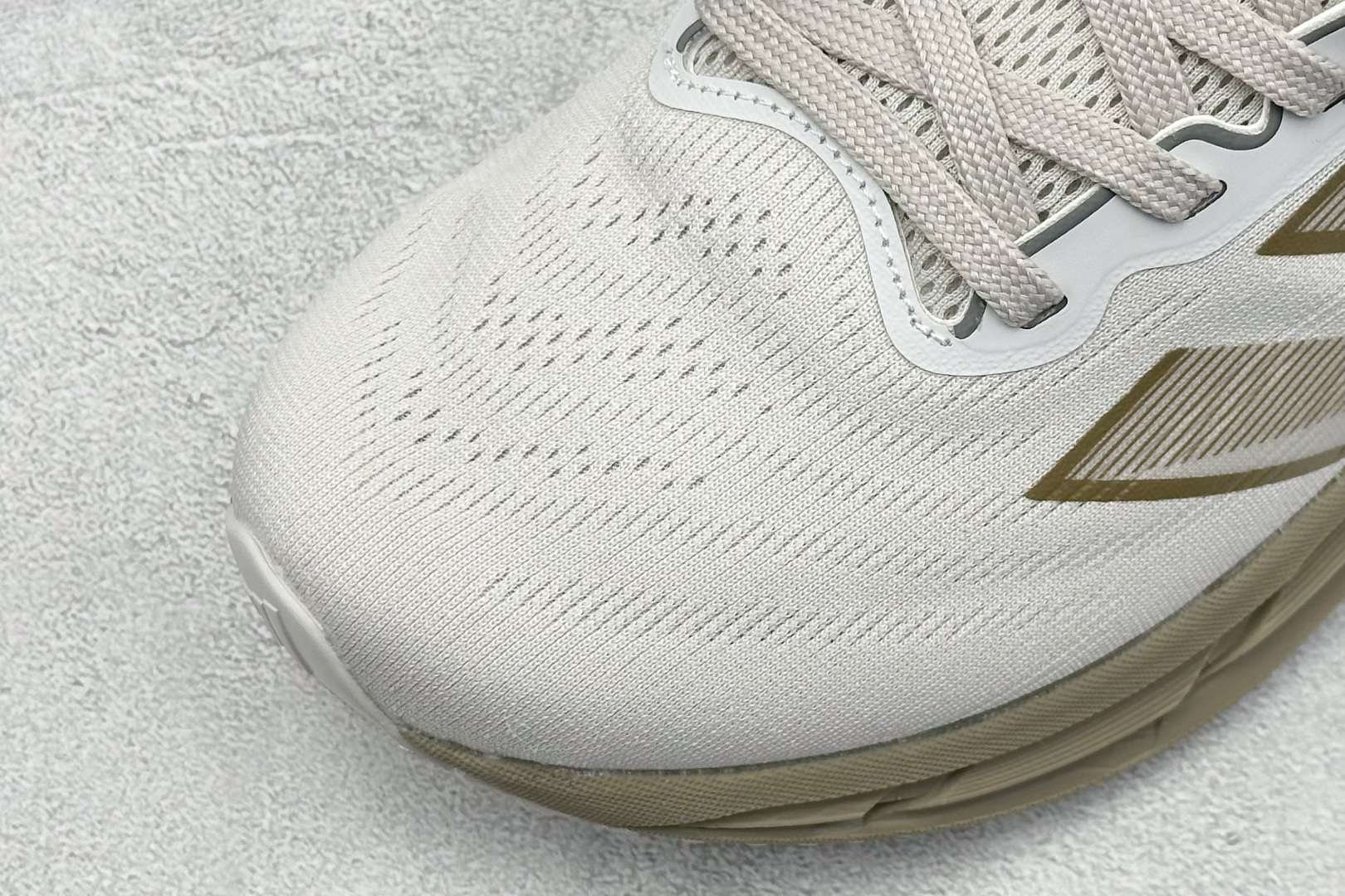 Adidas Originals Adistar 阿迪复古舒适防滑减震运动鞋 ID6188