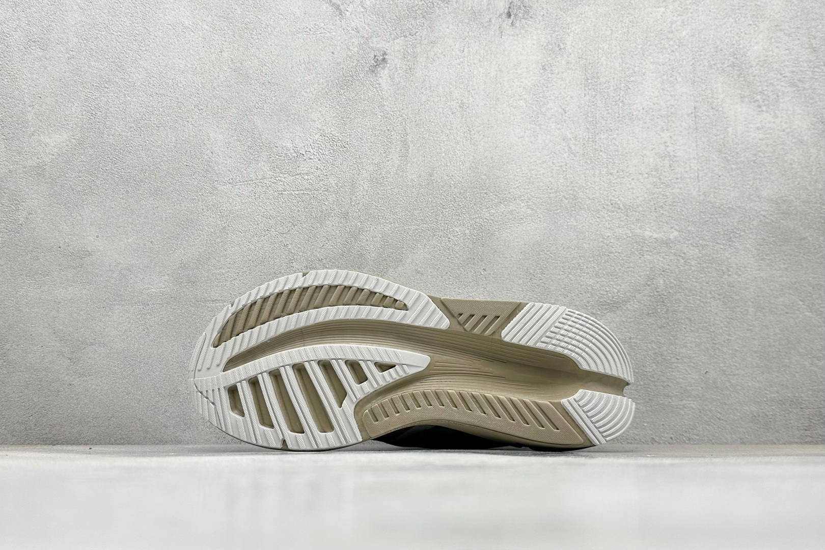 Adidas Originals Adistar 阿迪复古舒适防滑减震运动鞋 ID6188