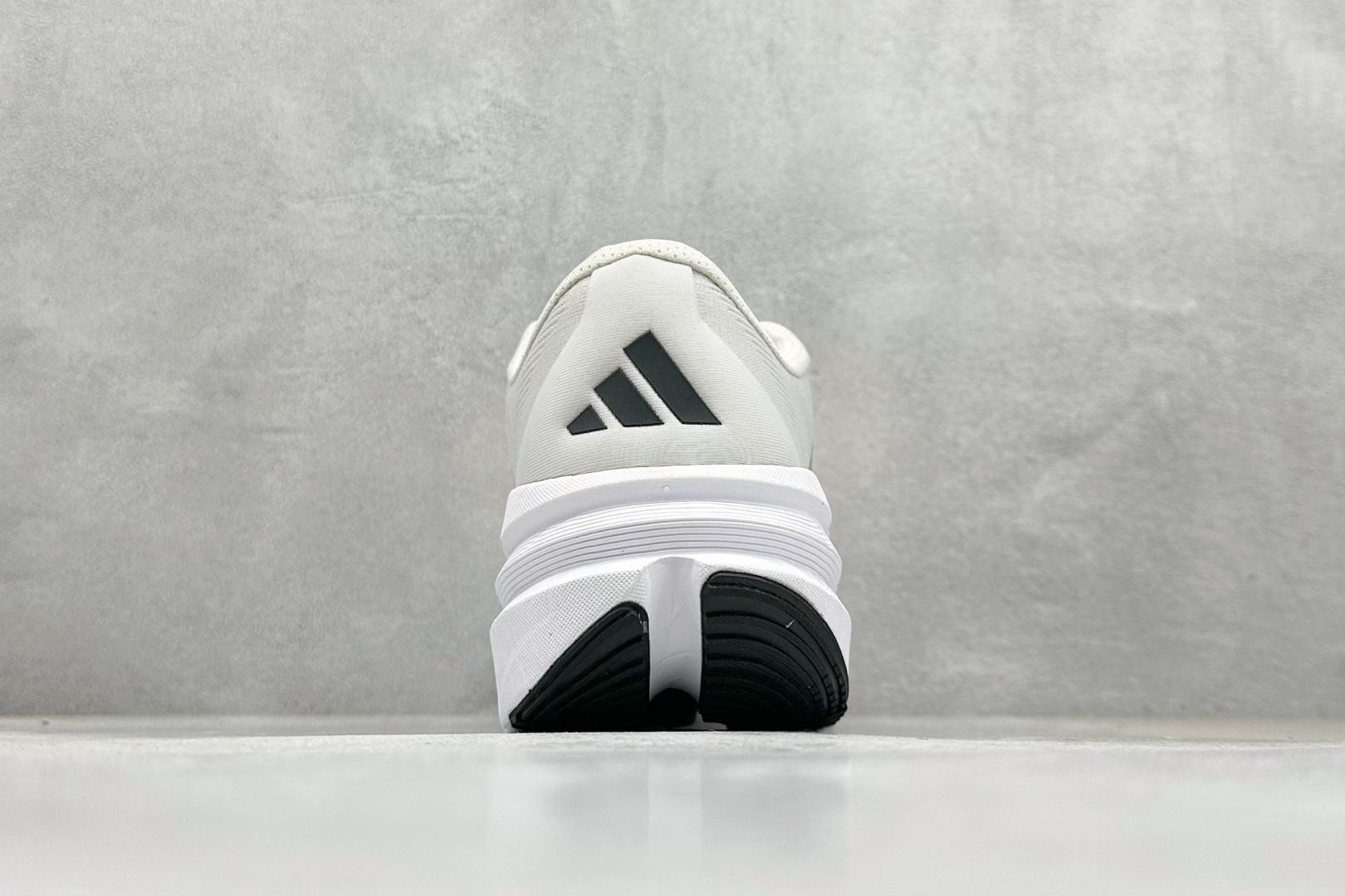 Adidas Originals Adistar 阿迪复古舒适防滑减震运动鞋 ID6186