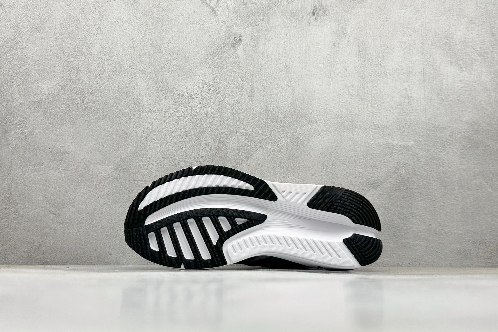 Adidas Originals Adistar 阿迪复古舒适防滑减震运动鞋 ID6186