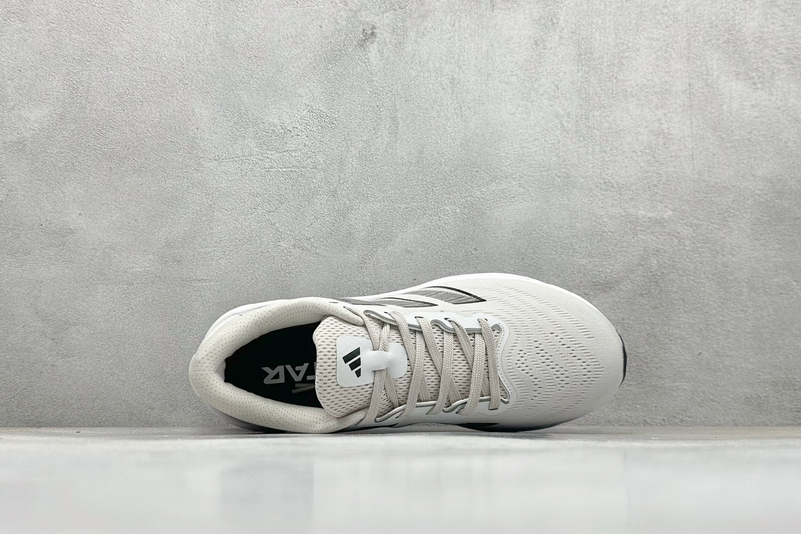 Adidas Originals Adistar 阿迪复古舒适防滑减震运动鞋 ID6186