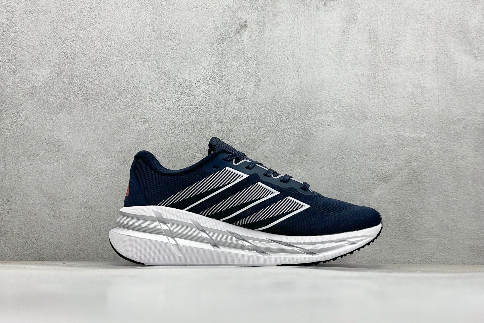 Adidas Originals Adistar 阿迪复古舒适防滑减震运动鞋 ID6183 Adidas Originals Adistar 阿迪复古舒适防滑减震运动鞋 ID6183