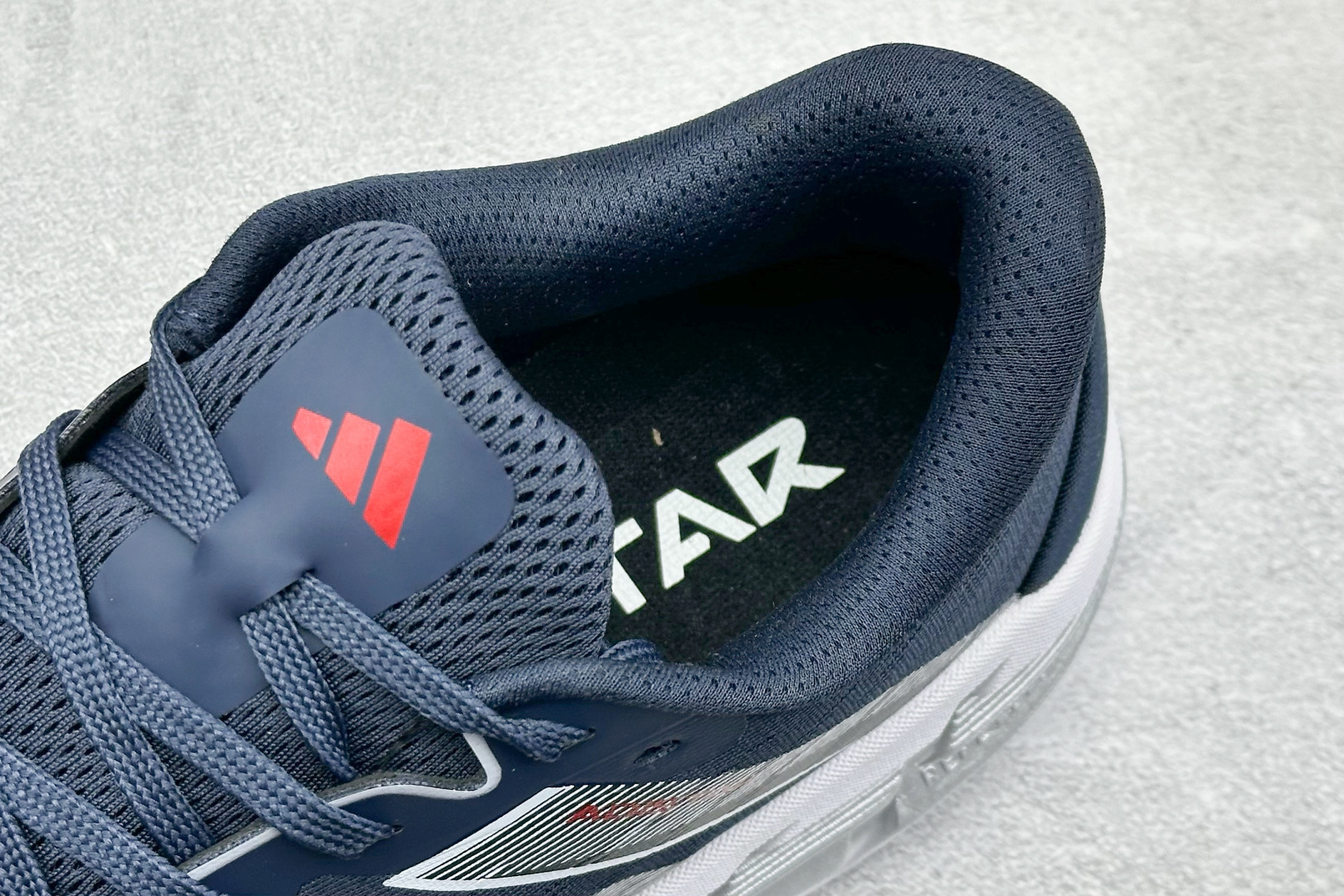 Adidas Originals Adistar 阿迪复古舒适防滑减震运动鞋 ID6183 Adidas Originals Adistar 阿迪复古舒适防滑减震运动鞋 ID6183