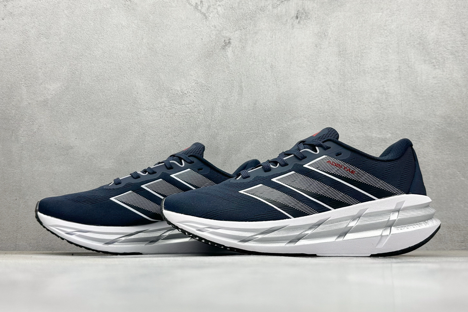 Adidas Originals Adistar 阿迪复古舒适防滑减震运动鞋 ID6183 Adidas Originals Adistar 阿迪复古舒适防滑减震运动鞋 ID6183