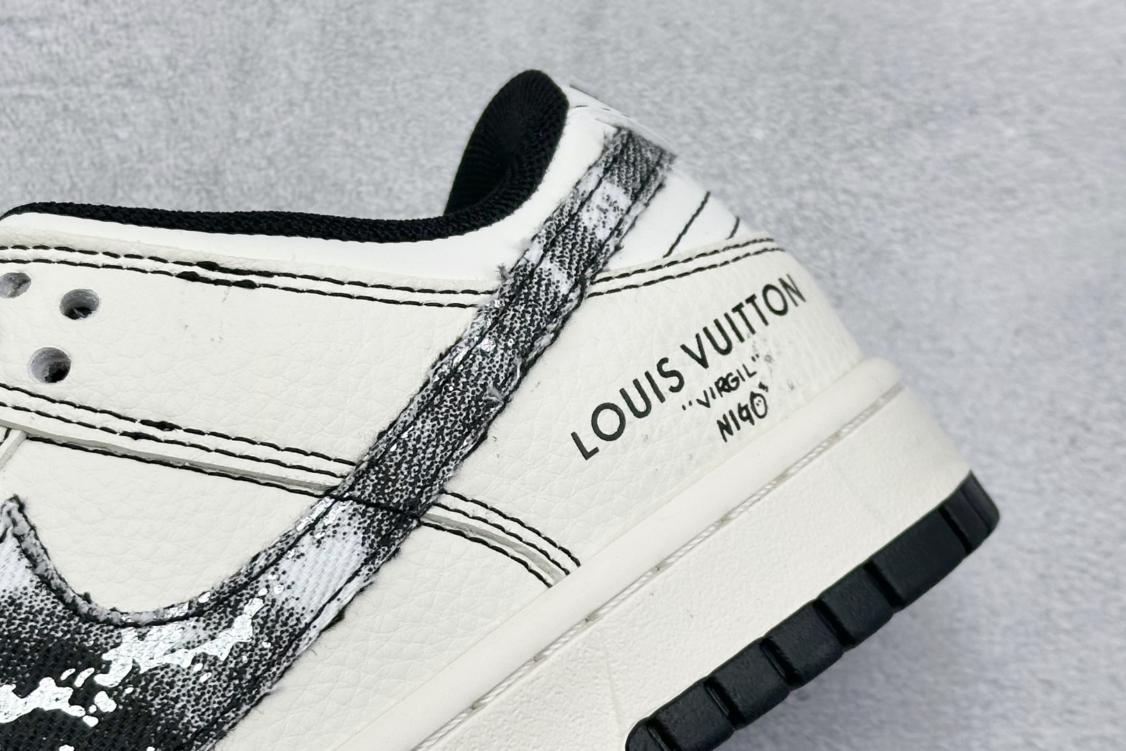 Nike SB Dunk Low LV联名 米黑牛仔勾 周年高端定制 低帮休闲板鞋 JP1628-027