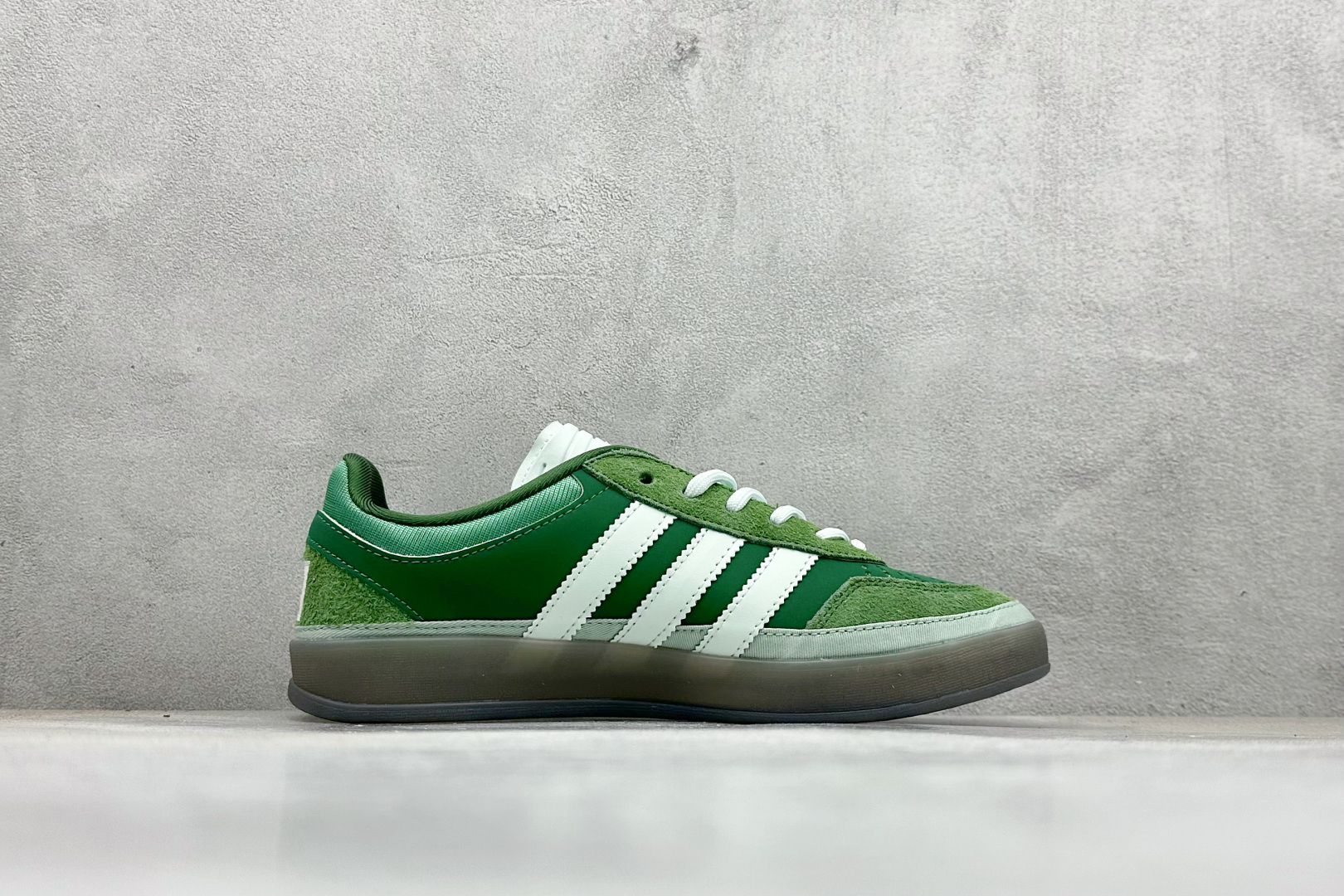 HY版Bad Bunny x Adidas Gazelle Indoor 联名款 三叶草复古休闲防滑耐磨低帮板鞋 JS5049