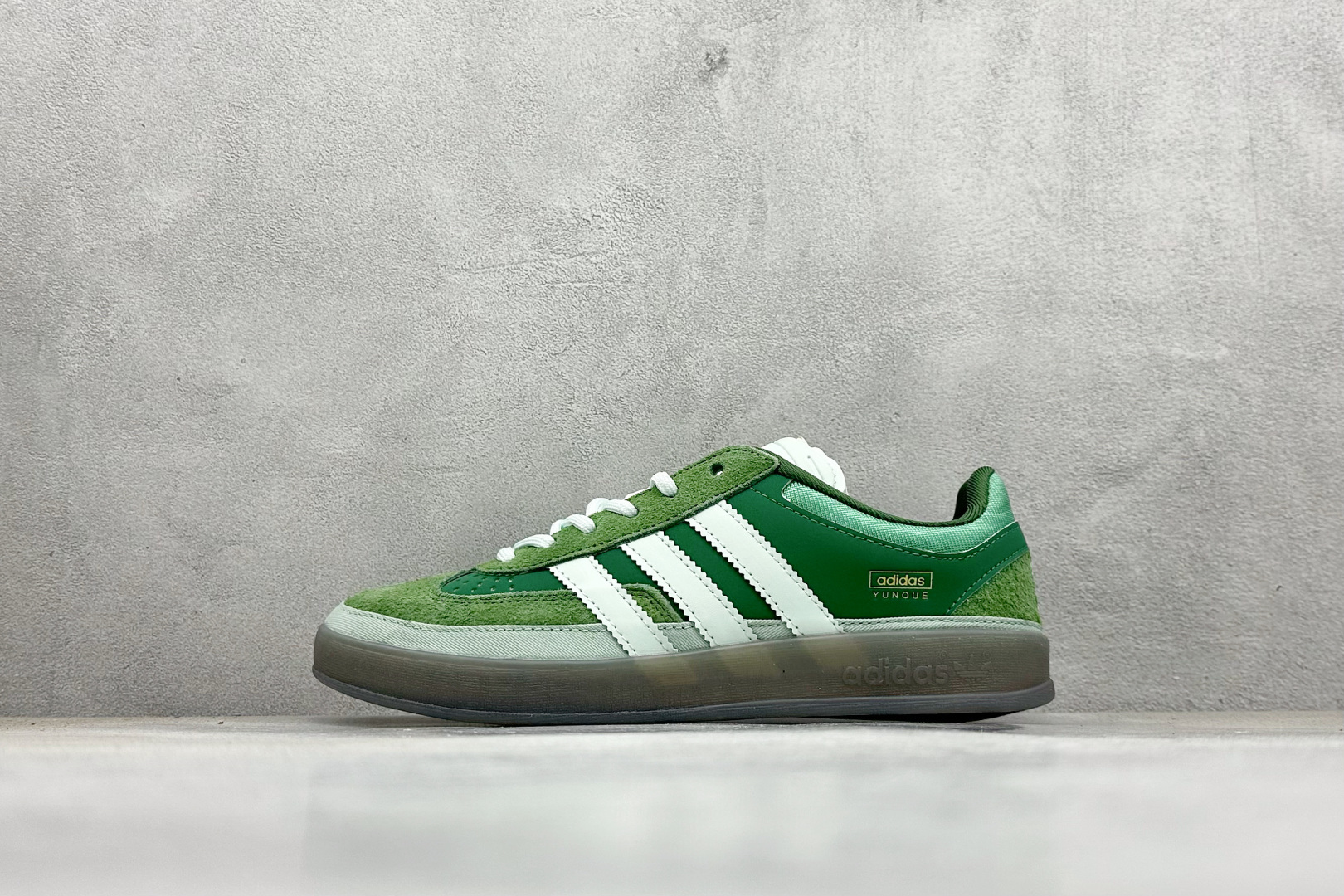 HY版Bad Bunny x Adidas Gazelle Indoor 联名款 三叶草复古休闲防滑耐磨低帮板鞋 JS5049