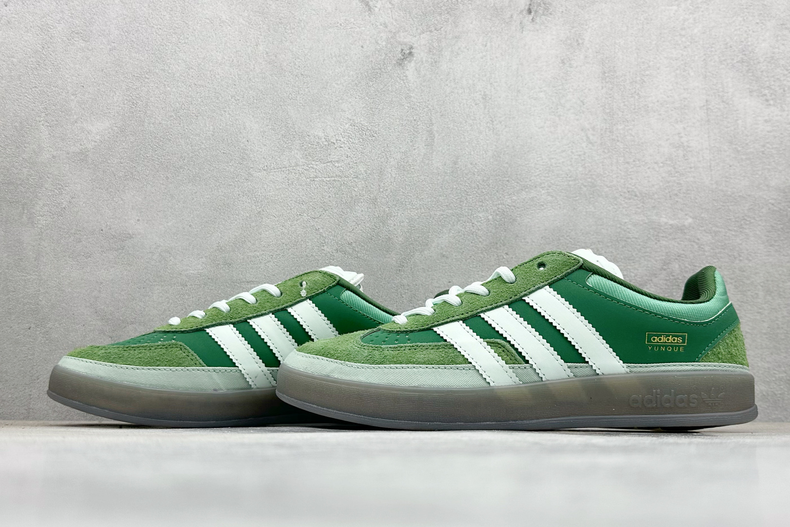 HY版Bad Bunny x Adidas Gazelle Indoor 联名款 三叶草复古休闲防滑耐磨低帮板鞋 JS5049