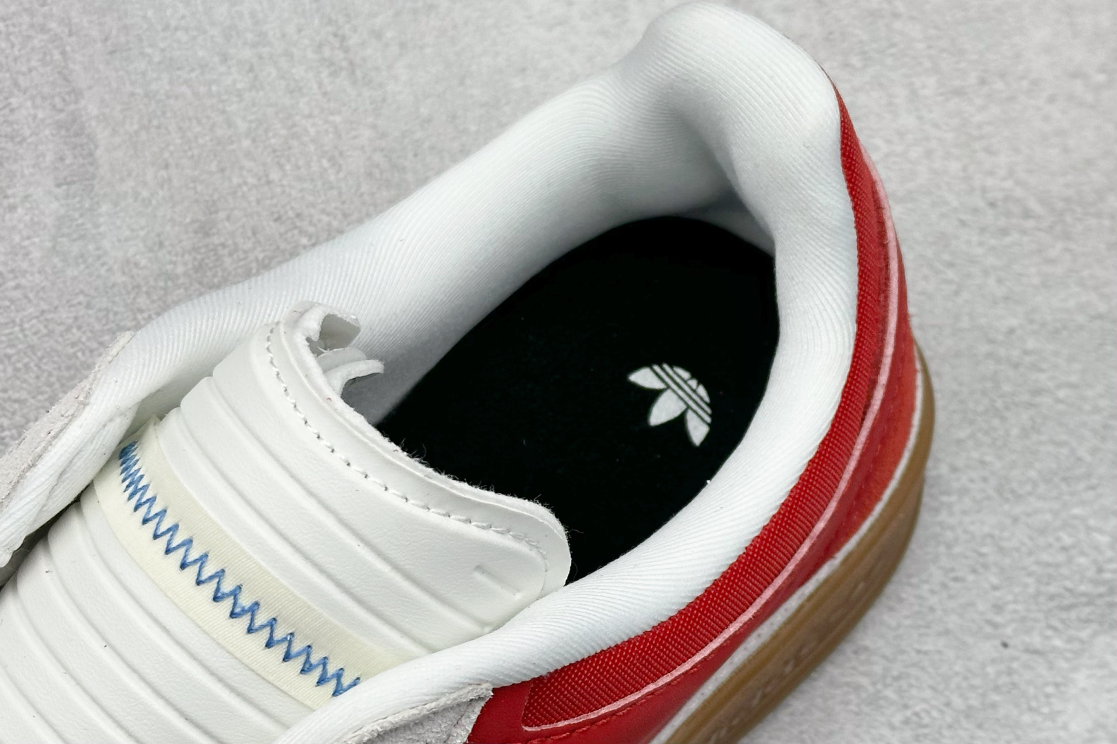 HY版Bad Bunny x Adidas Gazelle Indoor 联名款 三叶草复古休闲防滑耐磨低帮板鞋 JS5051