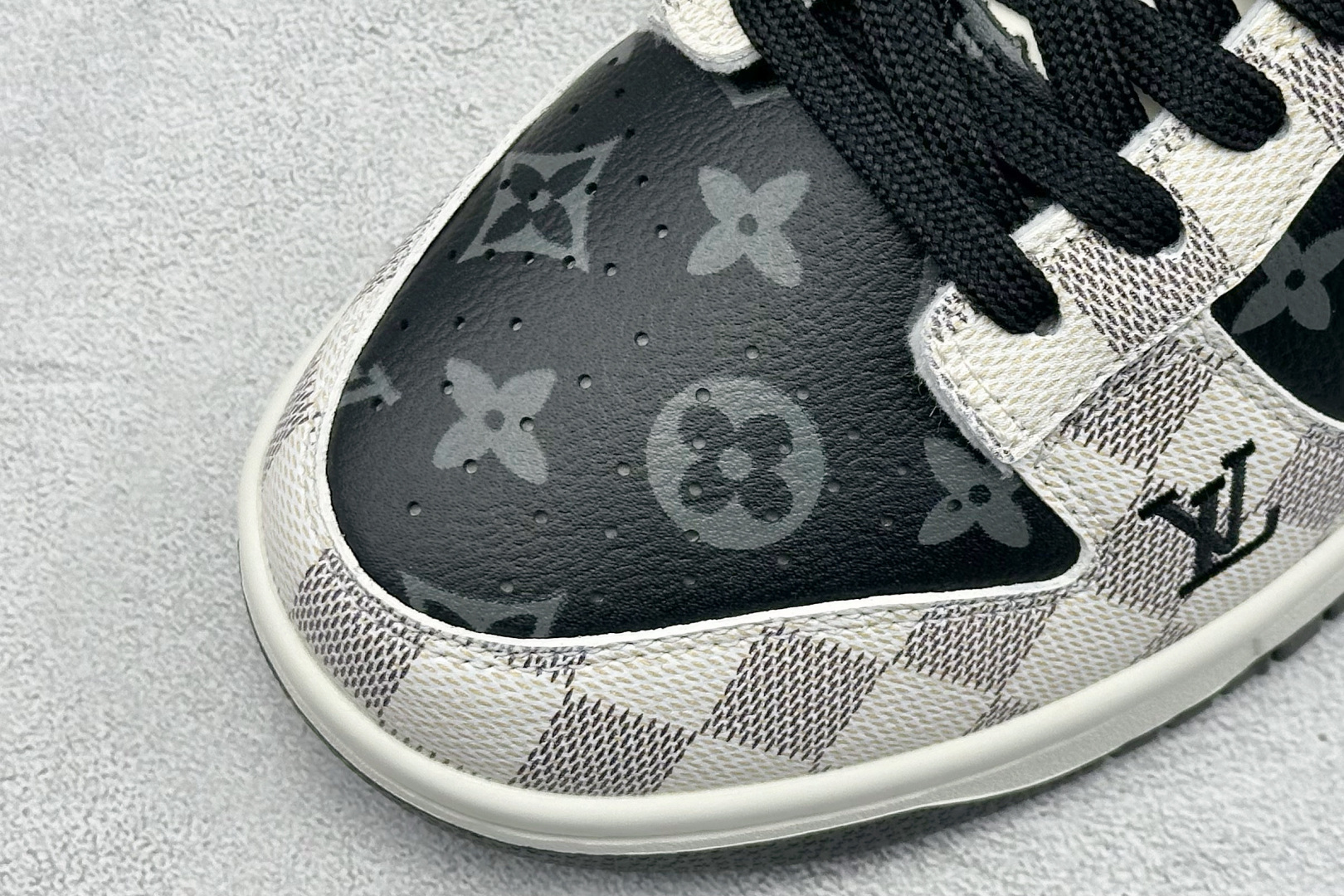 280 SC版Nike SB Dunk Low“LV联名——格纹雾灰” 高端定制 低帮休闲板鞋 SC0601-452