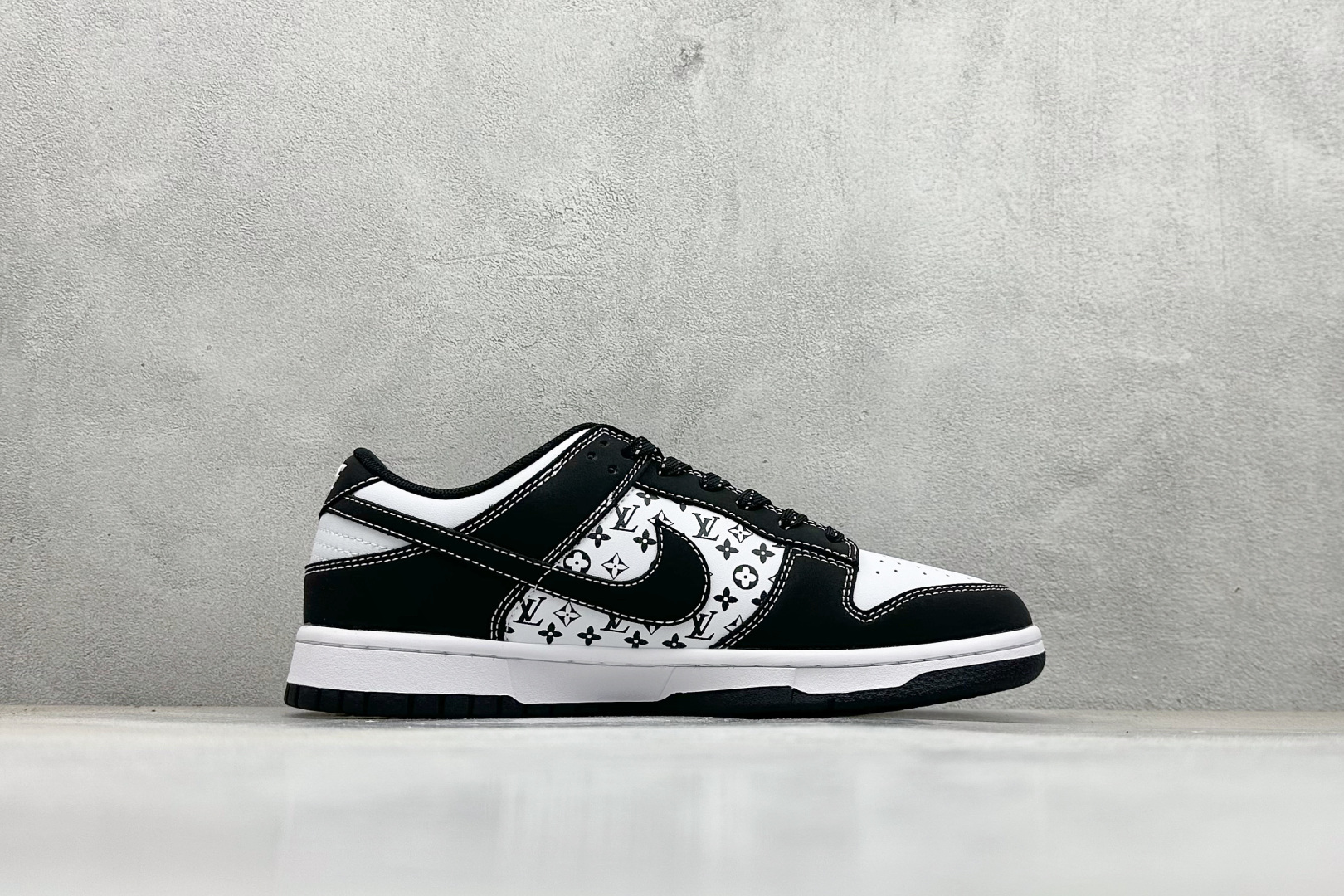280 XC版Nike SB Dunk Low“LV联名——红标印花” 周年高端定制 低帮休闲板鞋 CS1688-129