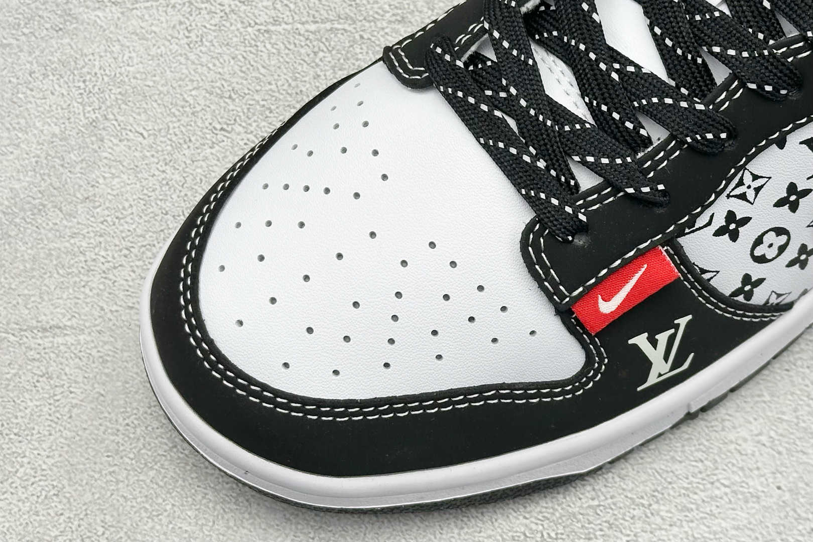 280 XC版Nike SB Dunk Low“LV联名——红标印花” 周年高端定制 低帮休闲板鞋 CS1688-129