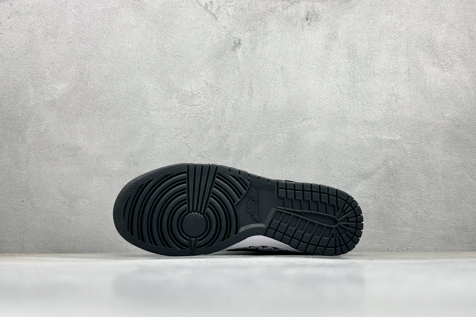 280 XC版Nike SB Dunk Low“LV联名——红标印花” 周年高端定制 低帮休闲板鞋 CS1688-129