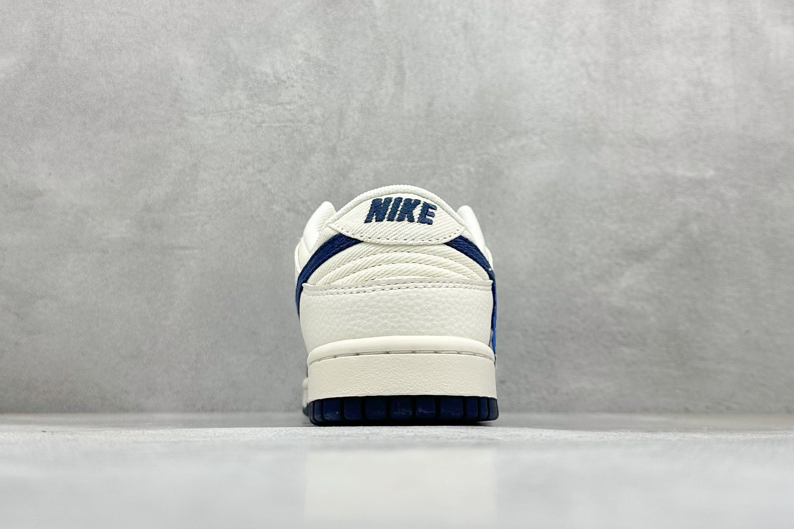 Nike SB Dunk Low 联名 米白帆布蓝钩 高端定制 低帮休闲板鞋 XD1588-230