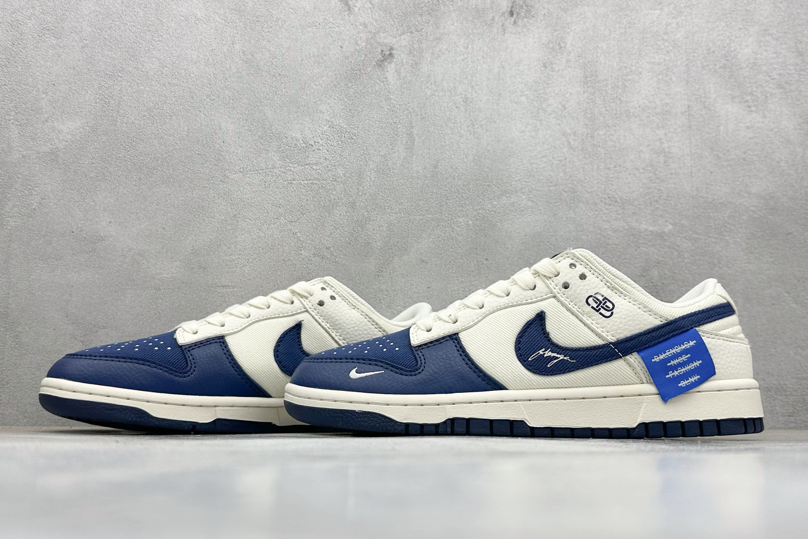 Nike SB Dunk Low 联名 米白帆布蓝钩 高端定制 低帮休闲板鞋 XD1588-230