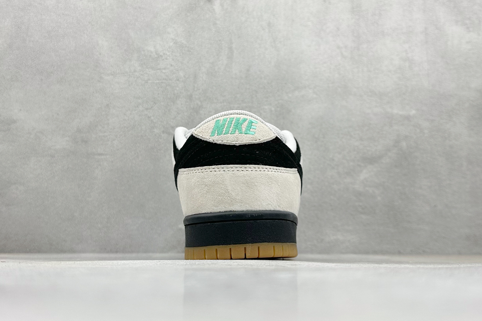 K版NIKE SB Dunk Low 灰黑白 HF3704-001