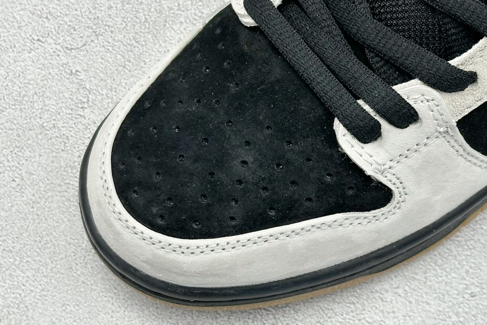 K版NIKE SB Dunk Low 灰黑白 HF3704-001