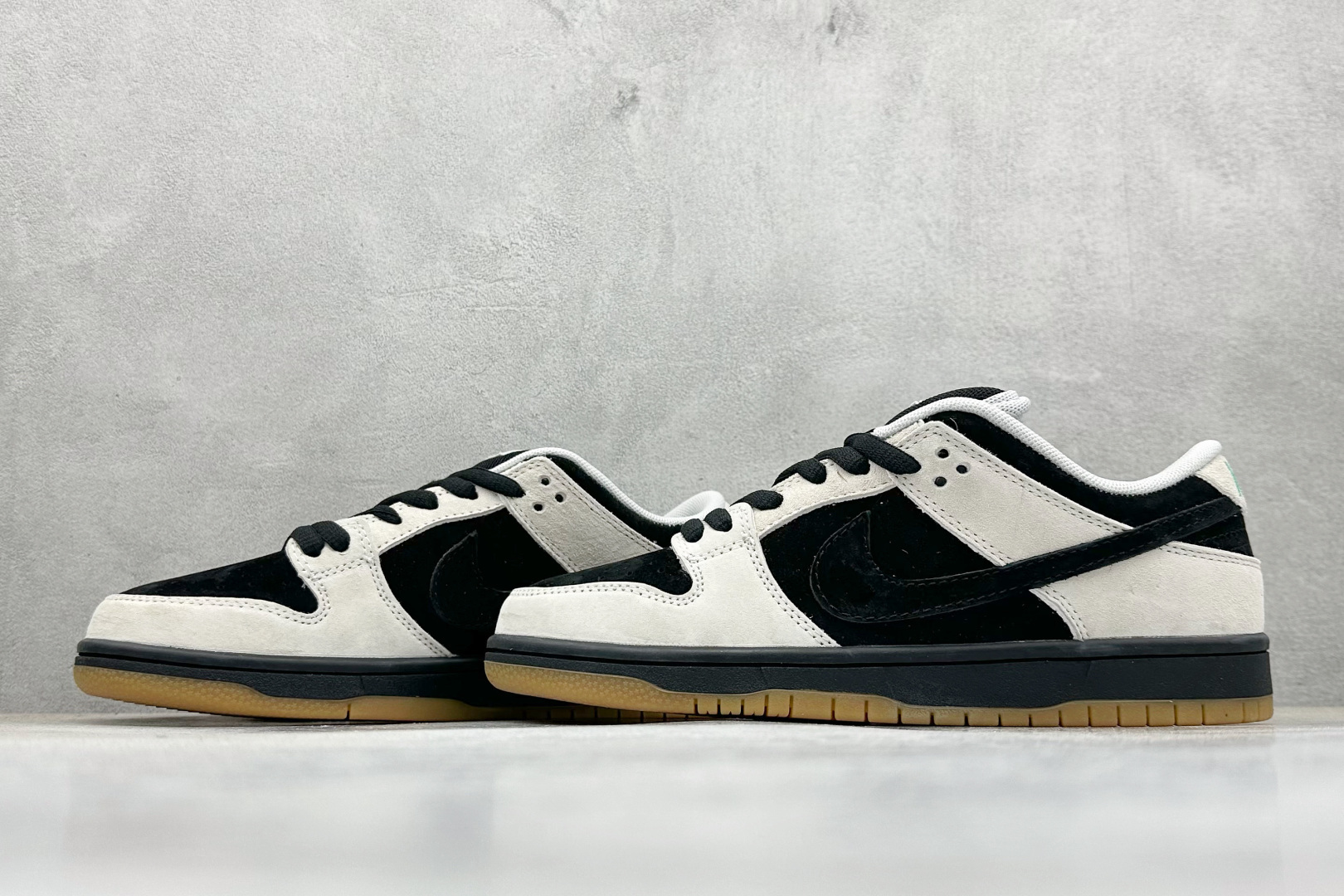 K版NIKE SB Dunk Low 灰黑白 HF3704-001