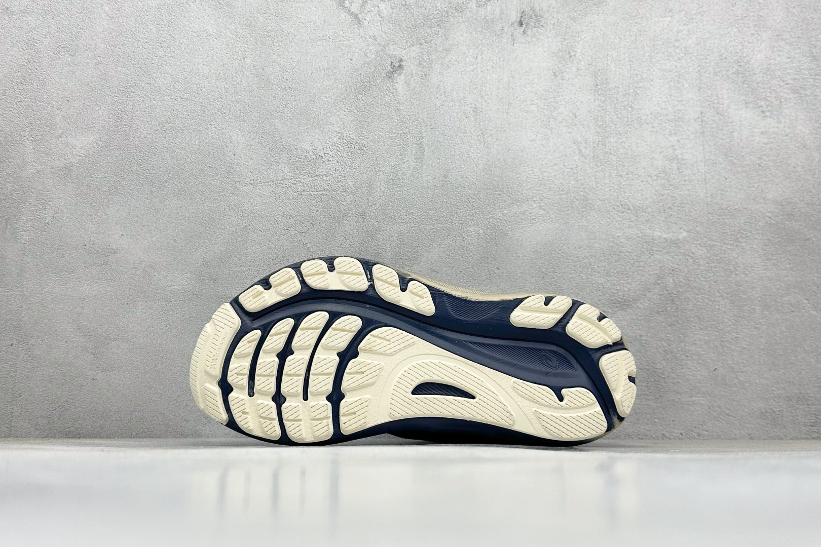 180 Asics Gel-Kayano 31代 亚瑟士运动休闲透气专业跑鞋 1011B950-400