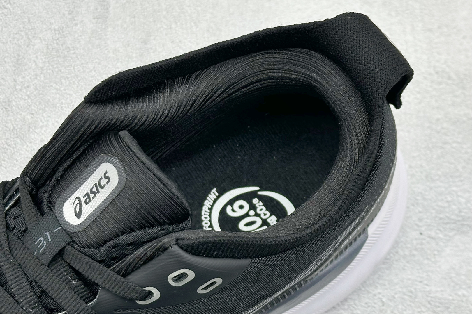 180 Asics Gel-Kayano 31代 亚瑟士运动休闲透气专业跑鞋 1011B867-002