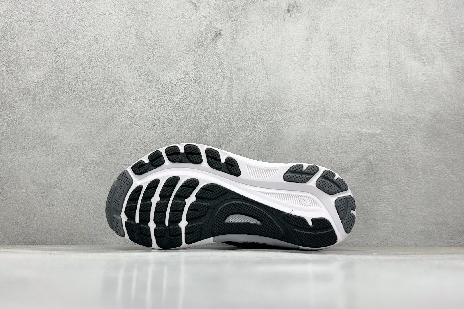 180 Asics Gel-Kayano 31代 亚瑟士运动休闲透气专业跑鞋 1011B867-002