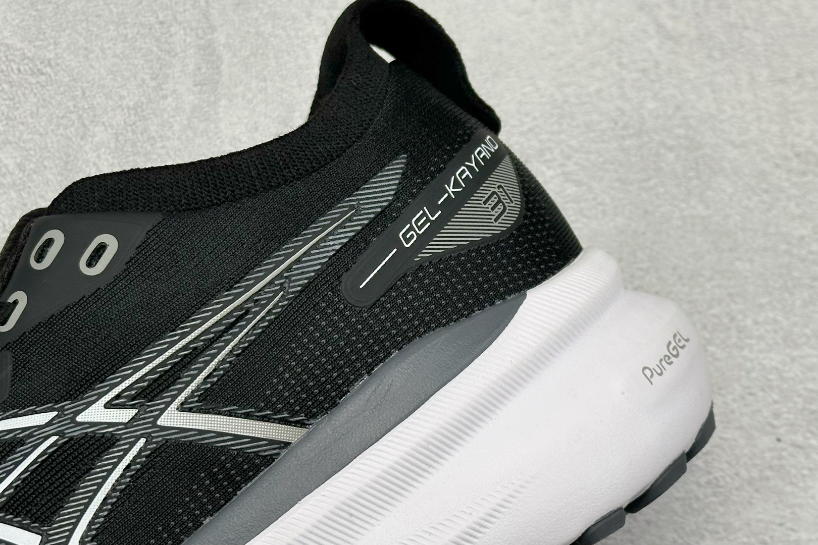 180 Asics Gel-Kayano 31代 亚瑟士运动休闲透气专业跑鞋 1011B867-002