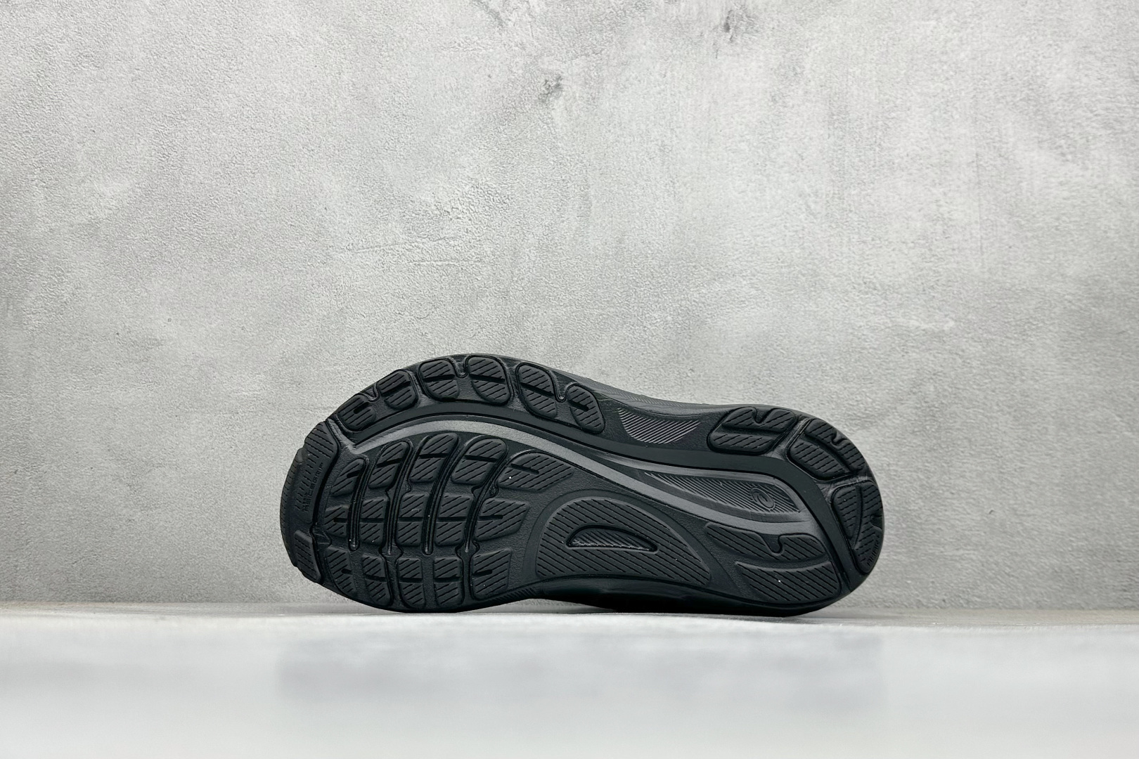 180 Asics Gel-Kayano 31代 亚瑟士运动休闲透气专业跑鞋 1011B867-001