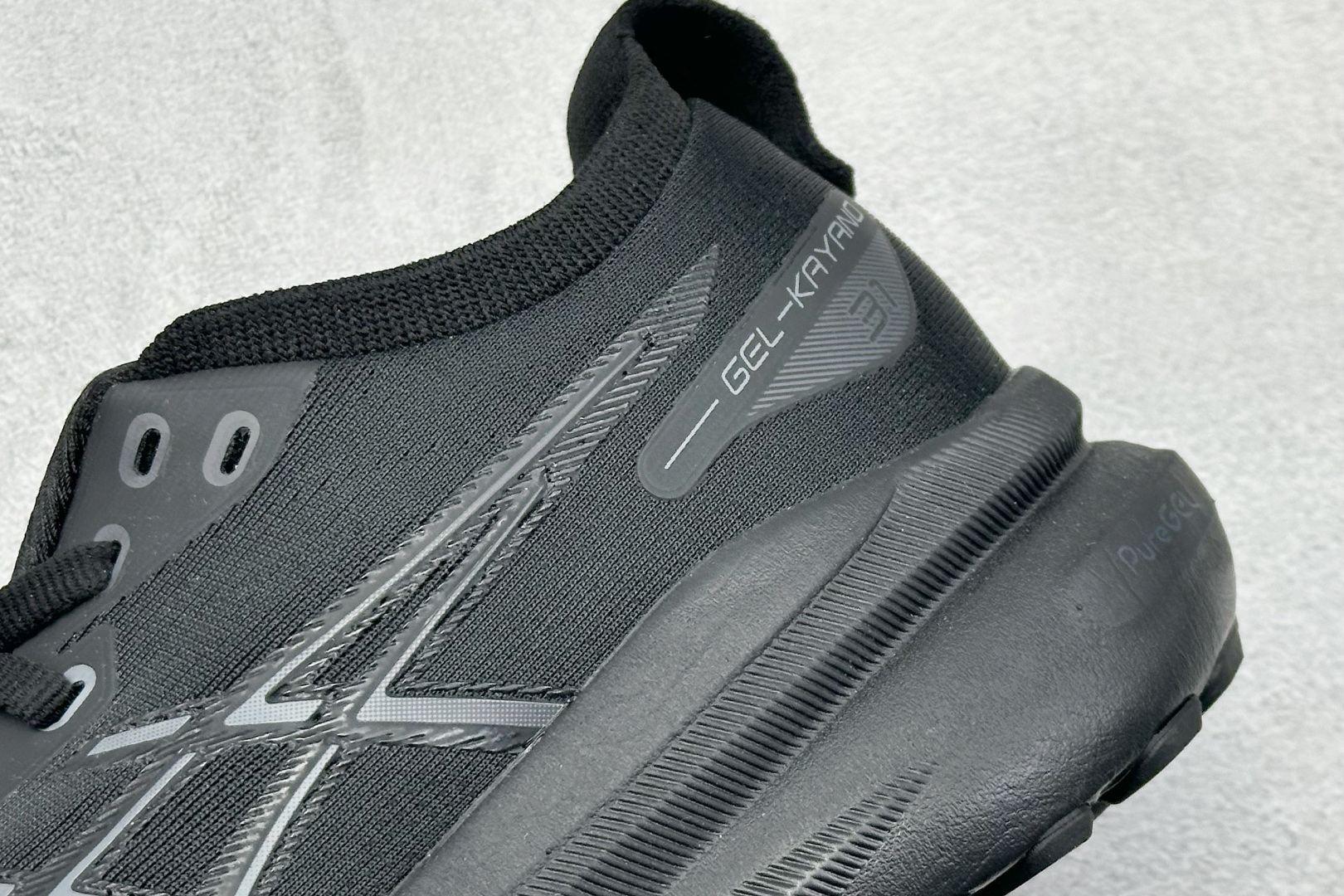 180 Asics Gel-Kayano 31代 亚瑟士运动休闲透气专业跑鞋 1011B867-001