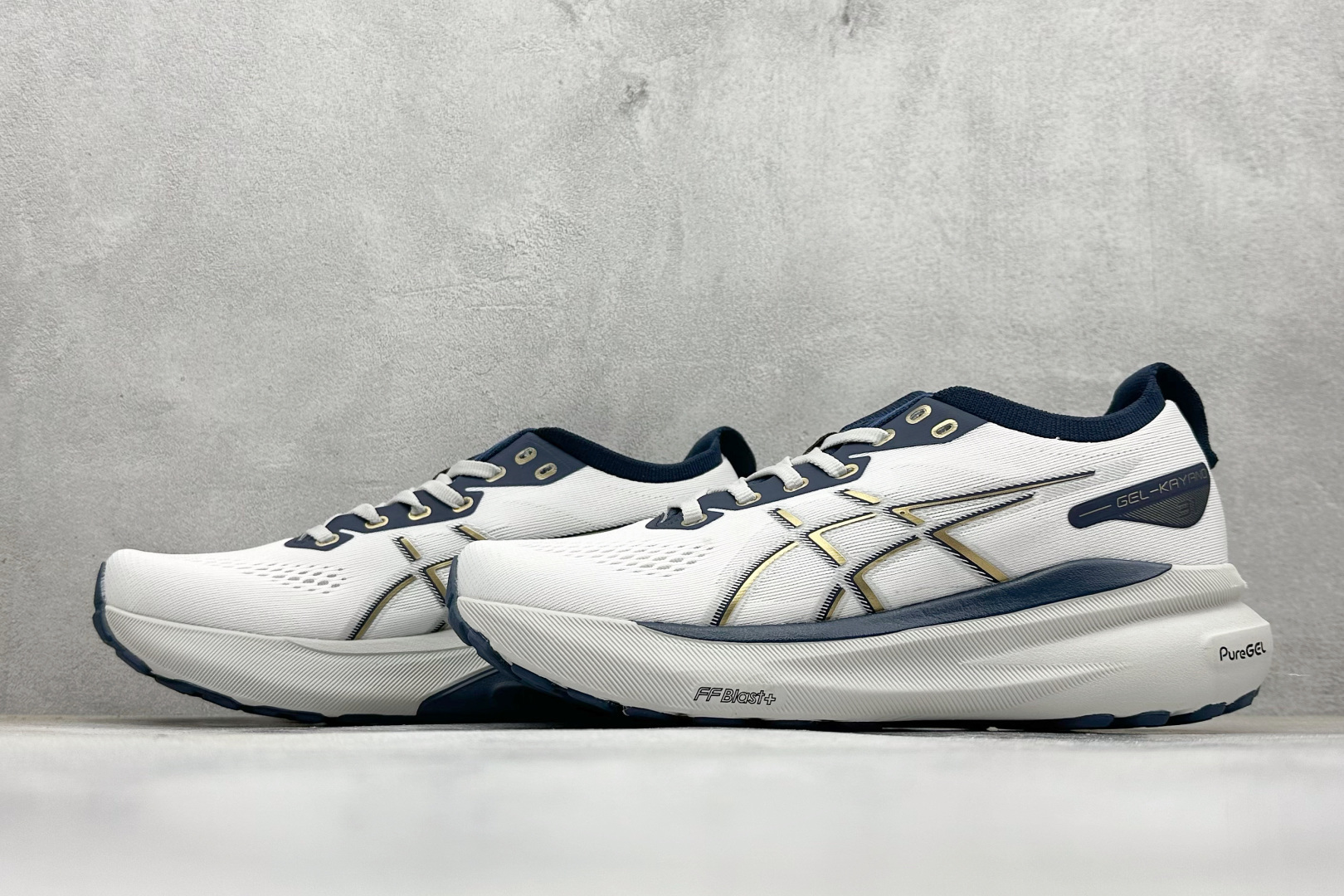 180 Asics Gel-Kayano 31代 亚瑟士运动休闲透气专业跑鞋 1011B995-021
