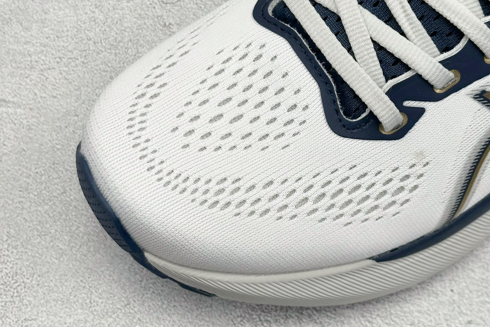 180 Asics Gel-Kayano 31代 亚瑟士运动休闲透气专业跑鞋 1011B995-021