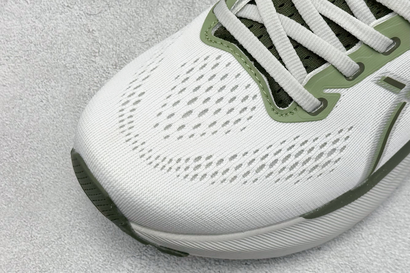 180 Asics Gel-Kayano 31代 亚瑟士运动休闲透气专业跑鞋 1011B995-020