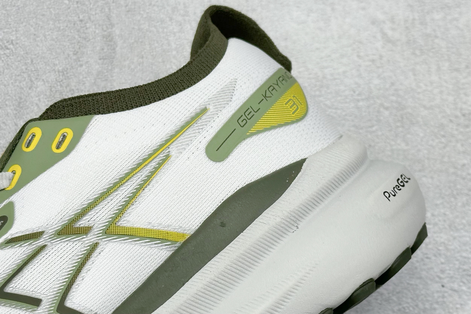 180 Asics Gel-Kayano 31代 亚瑟士运动休闲透气专业跑鞋 1011B995-020