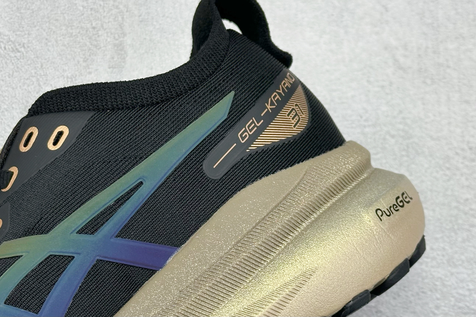 180 Asics Gel-Kayano 31代 亚瑟士运动休闲透气专业跑鞋 1011C099-001