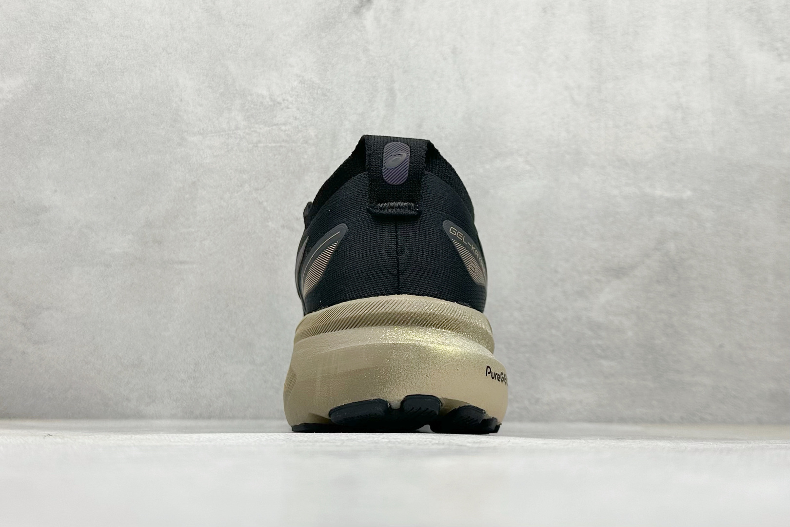 180 Asics Gel-Kayano 31代 亚瑟士运动休闲透气专业跑鞋 1011C099-001