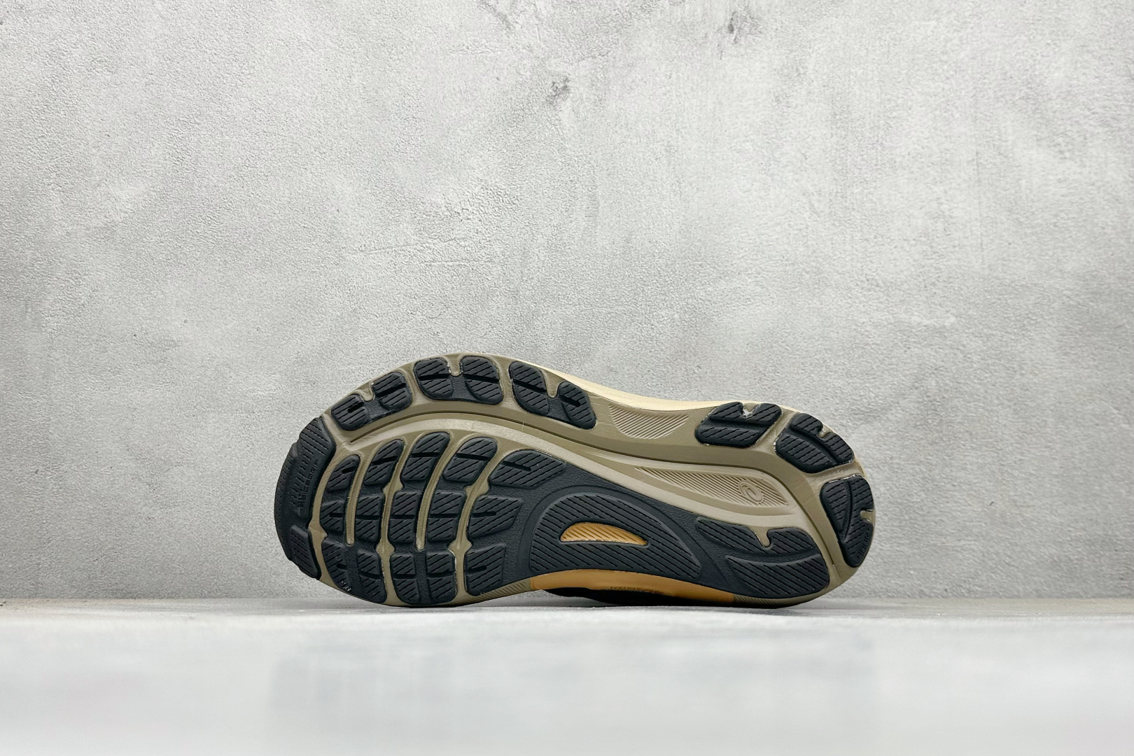 180 Asics Gel-Kayano 31代 亚瑟士运动休闲透气专业跑鞋 1011C099-001