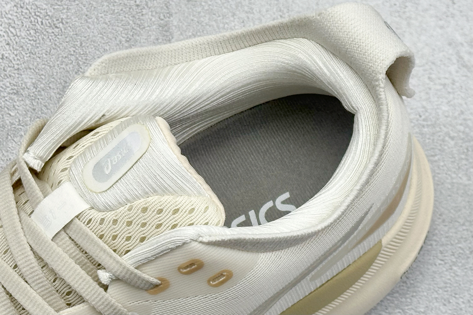 180 Asics Gel-Kayano 31代 亚瑟士运动休闲透气专业跑鞋 1011B995-200