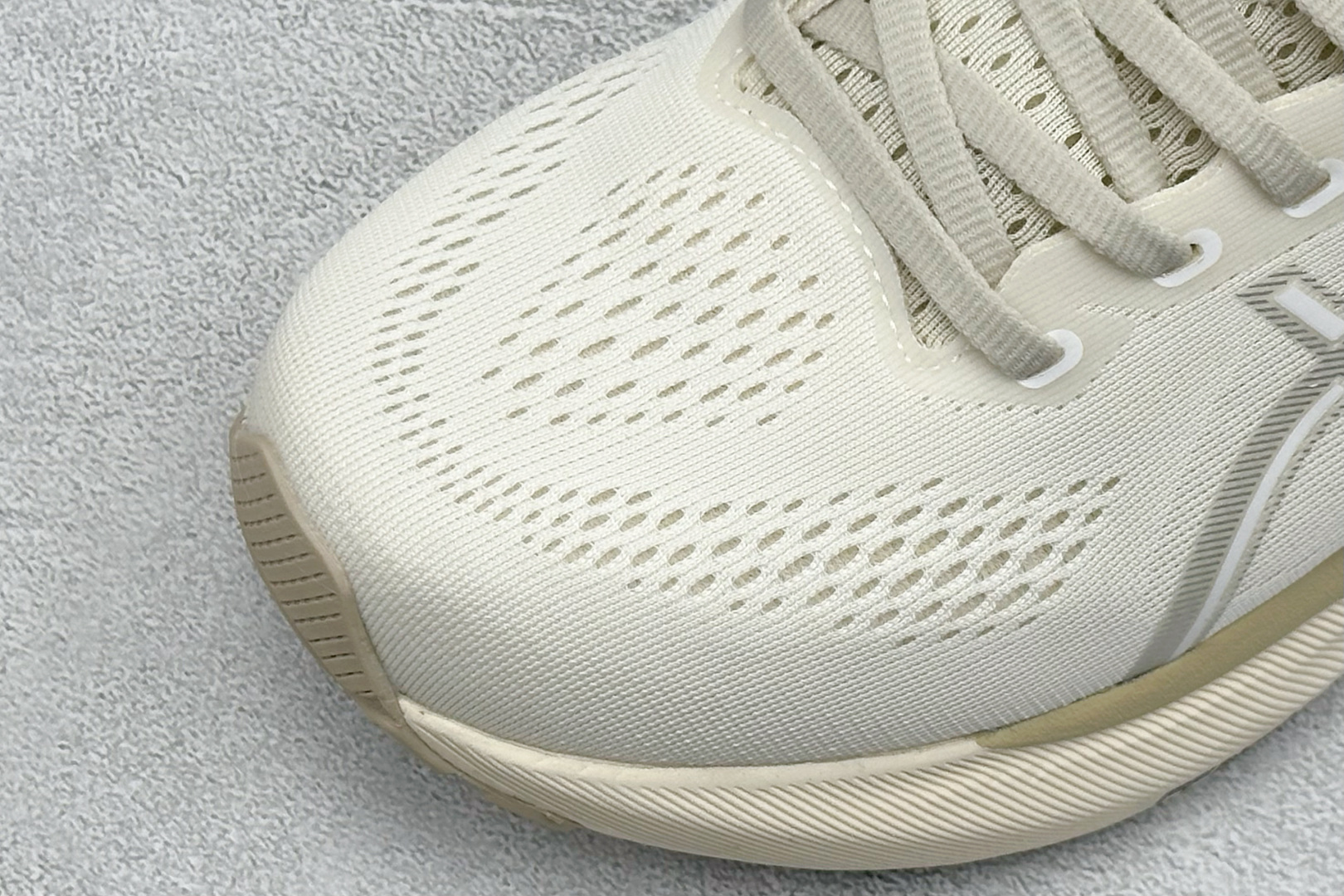 180 Asics Gel-Kayano 31代 亚瑟士运动休闲透气专业跑鞋 1011B995-200